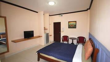 Deluxe Double Room | Desk, free WiFi, bed sheets