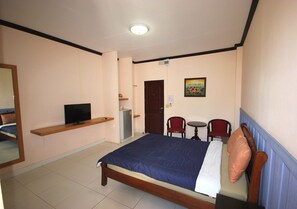Deluxe Double Room | Desk, free WiFi, bed sheets - Matini Amata (Phan Thong)