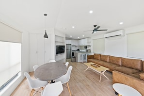 Full-size fridge, microwave, stovetop, toaster - BIG4 Ingenia Holidays Wagga Wagga (East Wagga Wagga)