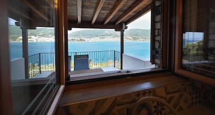 Villa mit privatem Pool vor dem Meer