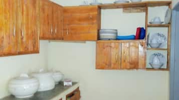 Refrigerador, microondas, horno y lavavajillas