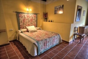 5 chambres, coffres-forts dans les chambres, fer et planche à repasser