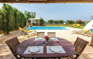 Outdoor dining - Gorgeous home in Pomos (Pomos)