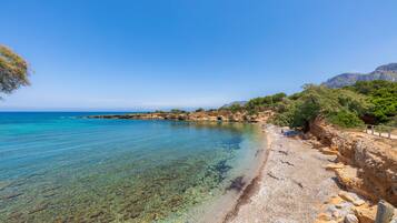 Ubicación a pie de playa, tumbonas y toallas de playa