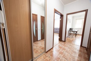 Business Apartment - Apartment on Aviatorov 25 (Krasnoyarsk)