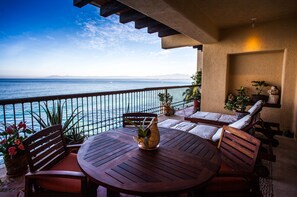Outdoor dining - STUNNING 3 BR & 3BA SOUTH SHORE BEACHFRONT RESIDENCE! (Puerto Vallarta)