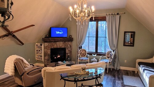 Butterfly Suite-Enchanted Elegance near DCL/Wisp! Fireplace! Meadow/Forest View!