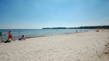 Ubicación cercana a la playa y pesca