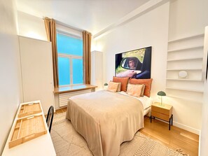 6 bedrooms, in-room safe, iron/ironing board, free WiFi