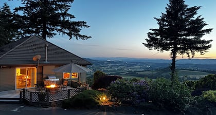 Chehalem Mountain Wine Cottage With Sweeping Views Of Wine Country