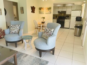 Interior - On the Island of Historical Venice, Enjoy this Desirable Location close to Beach (Venice)