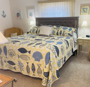 2 bedrooms, desk, iron/ironing board, free WiFi - On the Island of Historical Venice, Enjoy this Desirable Location close to Beach (Venice)