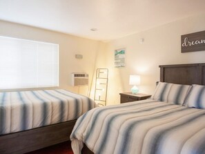 3 bedrooms, desk, iron/ironing board, free WiFi