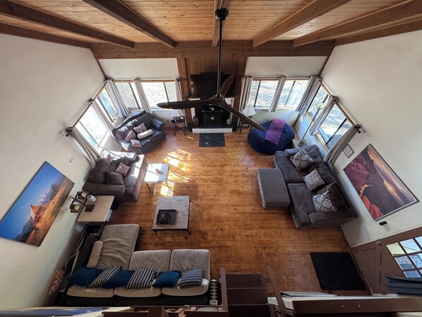 Interior - RELAX - Munds Park Getaway! The house sleeps 10 (Pinewood)