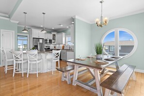 Dining - " 'Til Next Time!" Pool w/Opt. Heat, Hot Tub, Tiki Bar, Elevator, Crow's Nest (Holden Beach)