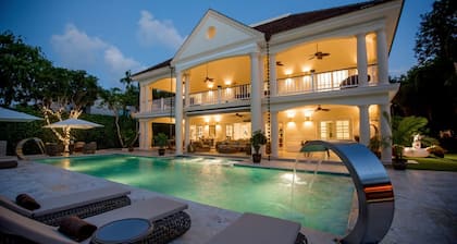 Luxury Sunshine Villa -outdoor movie screen & pool heated(50x17ft), CHEF & staff