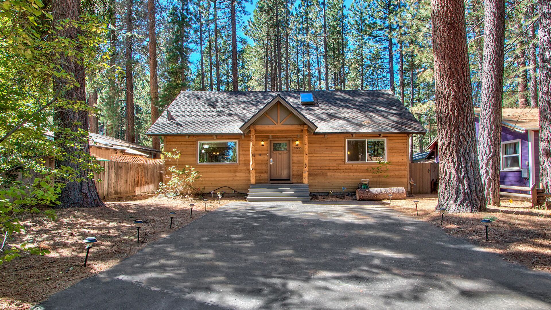 Tahoefiesta - home with hot tub and Pool Table 