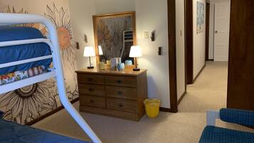 5 soverom, strykejern/-brett, wi-fi (inkludert) og sengetøy