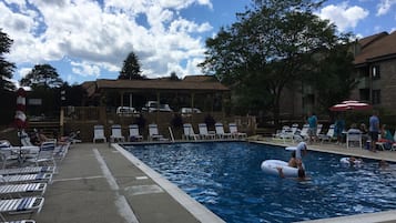 Piscine extérieure, piscine chauffée