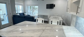 NOUVEAUX RABAIS POUR AOUT! 2BD / 2BA