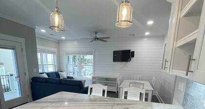 New 6 bdrm w/ ocean views. Amenities galore! Great location Close to beach!