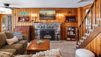 Smart TV, DVD player, books