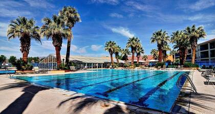 Las Palmas Spectacular View-Elevator, Washer-Dryer, No Resort Fees - Great RATE!