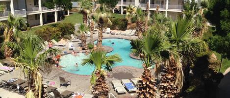 Innenpool, beheizter Pool