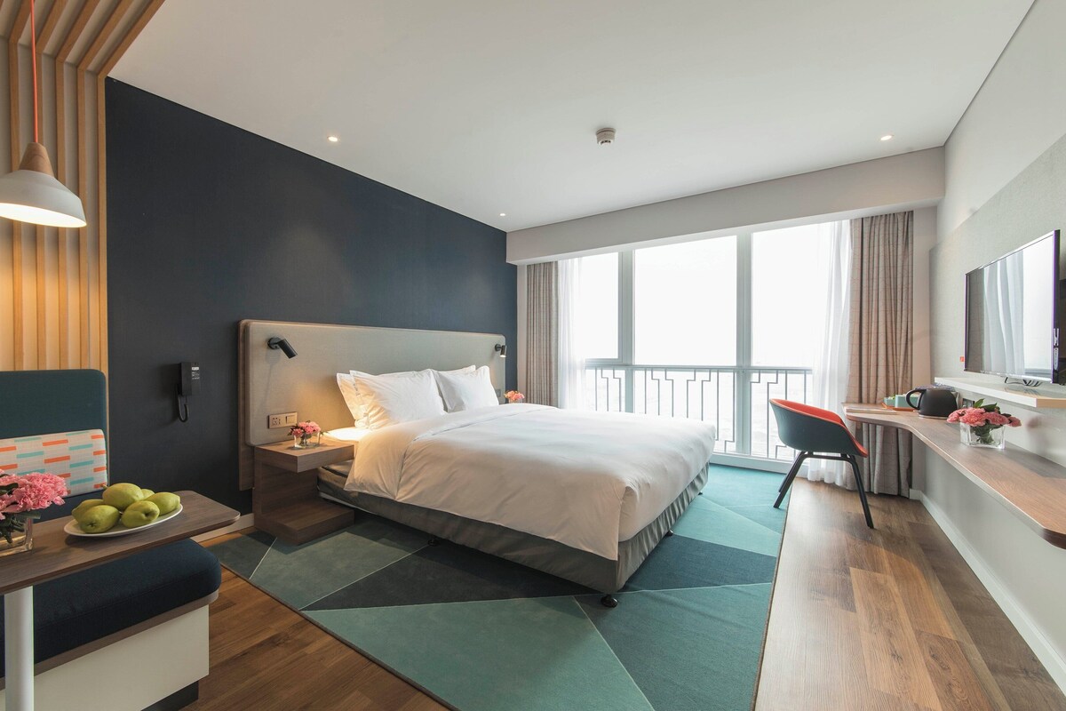 In-room safe, soundproofing, iron/ironing board, WiFi (free)