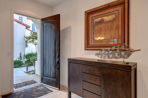 Interior - 3BR/3BA Ranch. Relax in this beautiful, tranquil setting. Sleeps 6, #067616  (La Quinta)