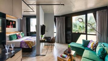 Estúdio luxo (Promenade) | Roupas de cama premium, frigobar, cofres nos quartos, escrivaninha