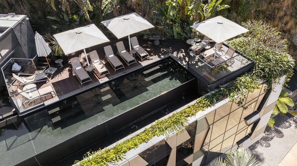 Outdoor pool, open 6:00 AM to 9:00 PM, pool umbrellas, sun loungers - Crystalbrook Vincent (Brisbane)