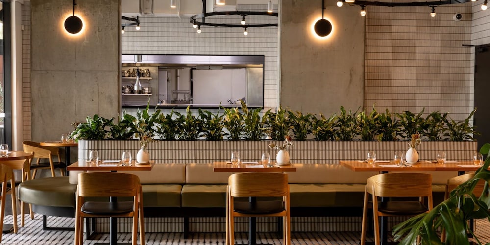 Crystalbrook Vincent by null