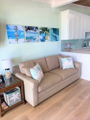 Smart TV, reproductor de DVD, tenis de mesa y libros 