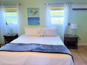 1 habitación, caja de seguridad en la habitación y escritorio 