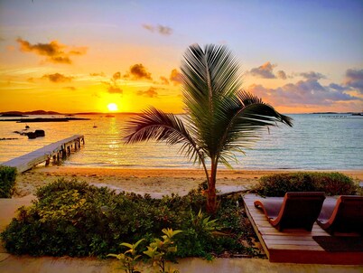 HGTV-Featured Beachfront Villa / Steps to Sand / Resort Amenities Included