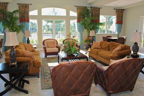 Interior - Fantastic Townhome with Club Access, Steps from Walmart, and Close to Disney! (Kissimmee)