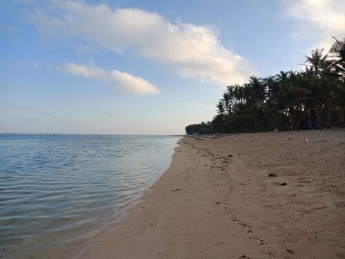 Kubhotel White Sand Beach Resort