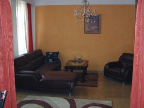 Classic-Apartment, barrierefrei, Stadtblick | Zustellbetten