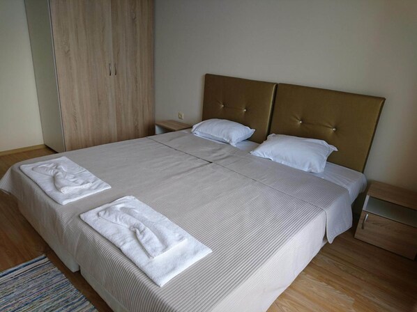 Classic-Apartment, barrierefrei, Stadtblick | Zustellbetten