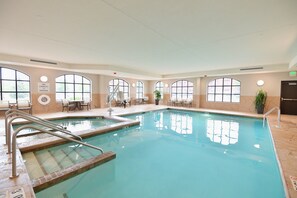 Indoor pool - Staybridge Suites Wisconsin Dells - Lake Delton by IHG (Wisconsin Dells)