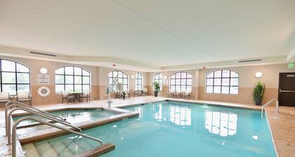 Staybridge Suites Wisconsin Dells - Lake Delton by IHG