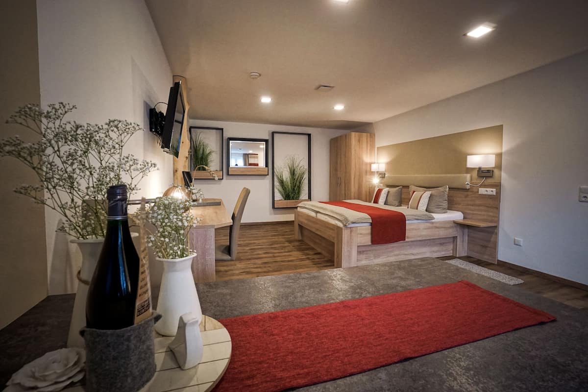 Apartment | Living area | Flat-screen TV