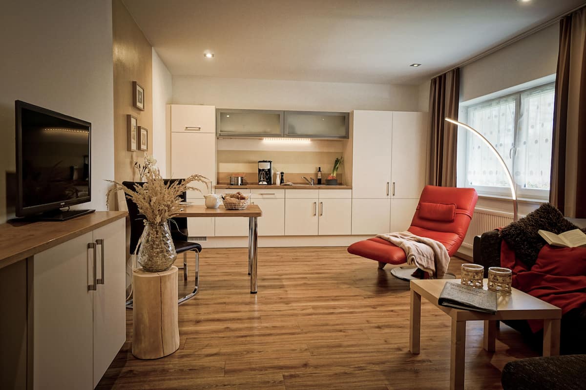 Suite | Soundproofing, WiFi (free), bed sheets