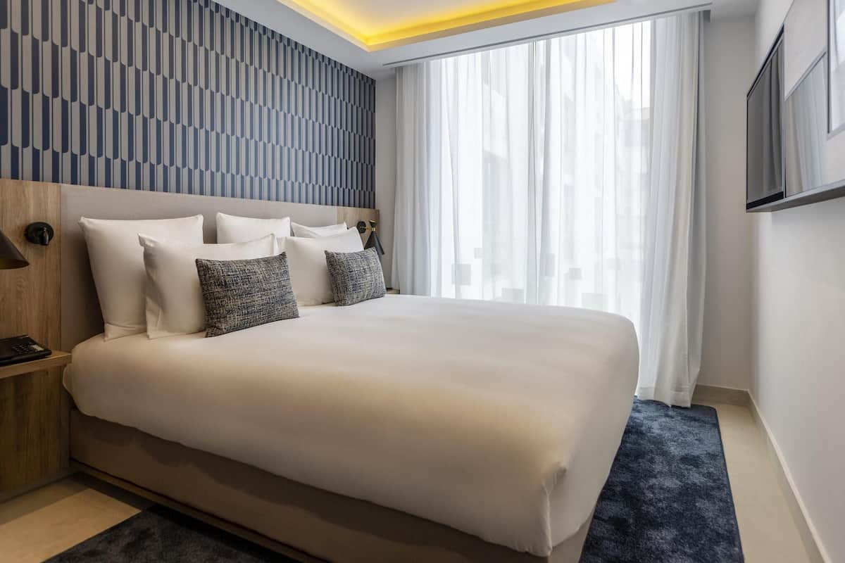 Apartment, 1 Bedroom | In-room safe, desk, soundproofing, free WiFi