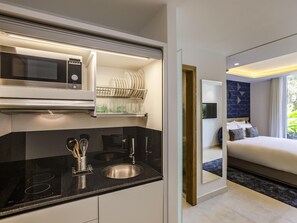In-room safe, desk, soundproofing, free WiFi