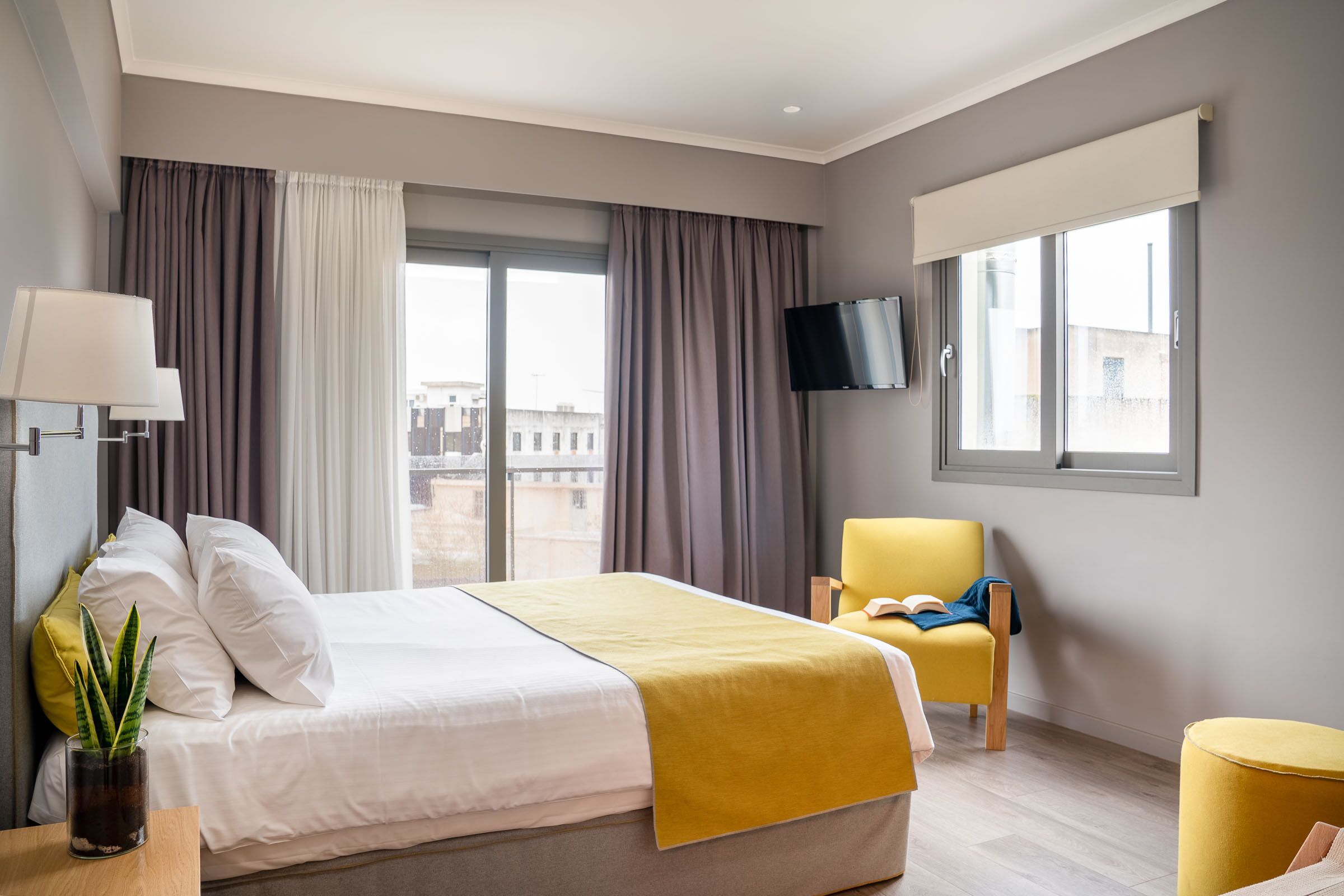 comfort double or twin room, 1 bedroom, city view | 1 bedroom, premium bedding, pillow-top beds, in-room safe