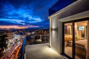 Penthouse Suite with City View | 1 sovrum, sängtillbehör av högsta kvalitet och bäddmadrasser