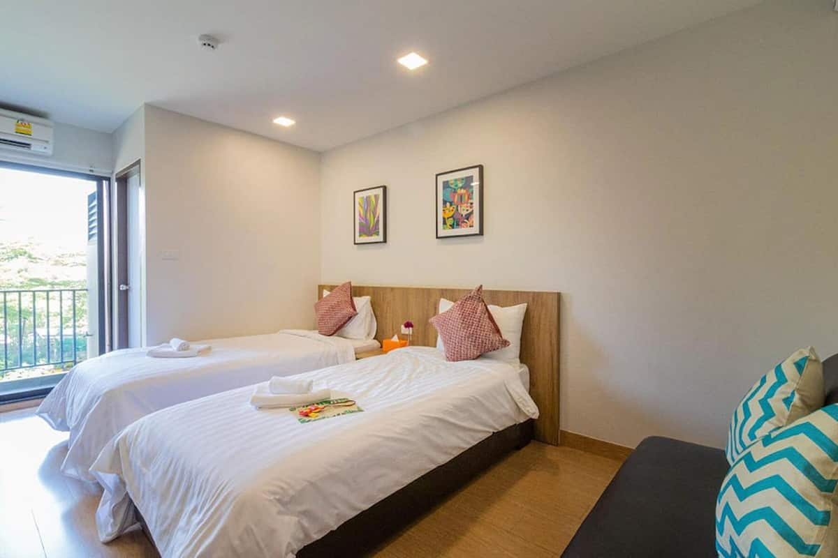 Quarto duplo standard, terraço, vista para a cidade | 1 quarto, escrivaninha, cortinas blackout, Wi-Fi de cortesia