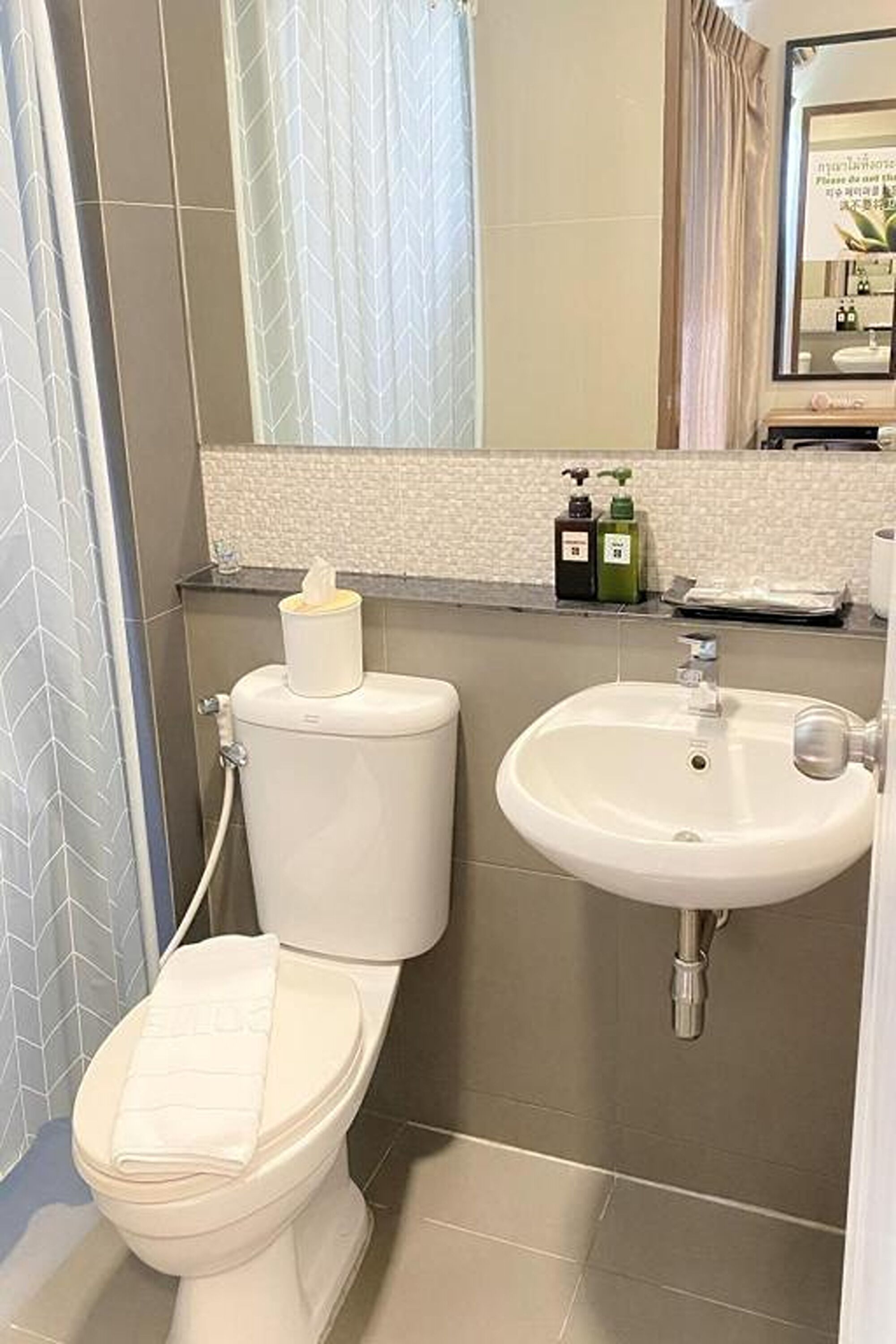 standard twin room, terrace, city view | bathroom | shower, free toiletries, towels